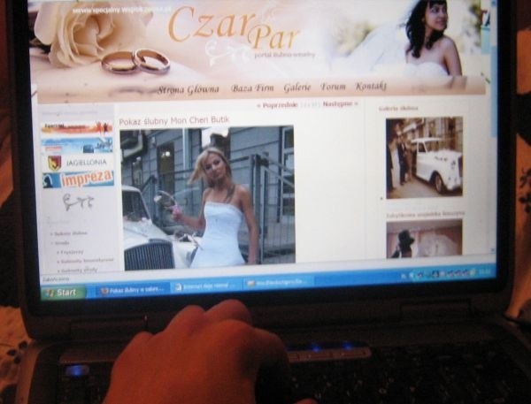 W internecie można znaleźć informacji przydatnych w trakcie przygotowań do ślubu