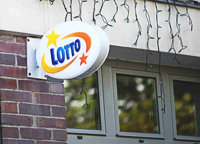 W sobotnim (21 kwietnia) losowaniu Lotto padły aż dwie „szóstki”. Szczęśliwcy wygrali po 1 mln zł.