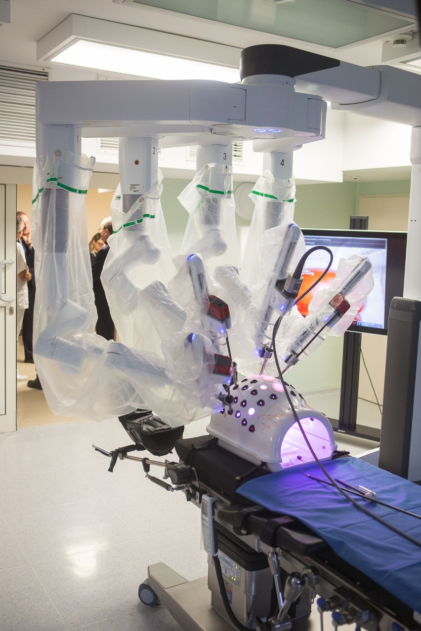 W szpitalu w Słupsku zaprezentowano możliwości robota...