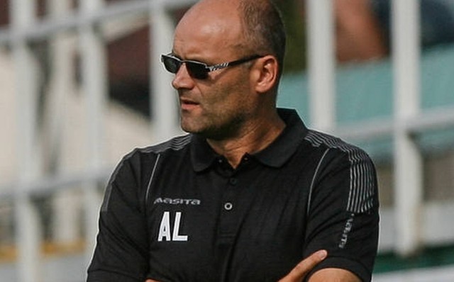 Trener Sokoła Nisko Artur Lebioda ze spokojem patrzy w stronę końca rozgrywek rundy jesiennej piłkarskiej czwartej ligi.