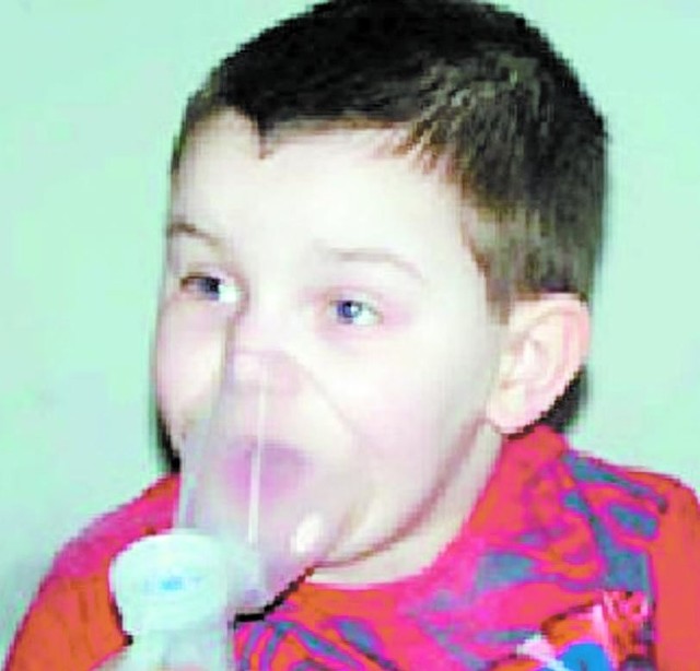 7-letni Jakub Fiedorczuk nie poddaje się chorobie. Ale jego leczenie i rehabilitacja wymaga bardzo dużych pieniędzy.