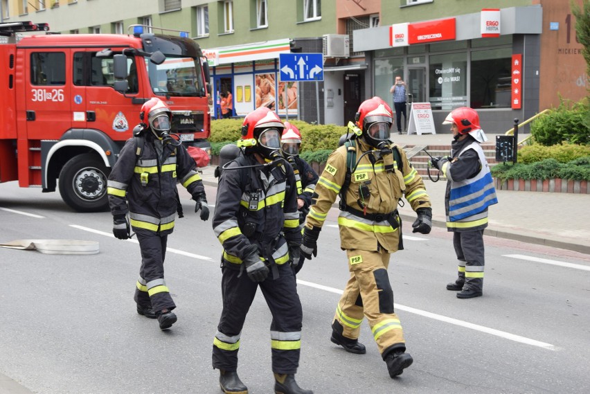 Tarnobrzeg. Koparka uszkodziła rury sieci gazowej i wodociągowej. Na szczęście to były tylko ćwiczenia (ZDJĘCIA)