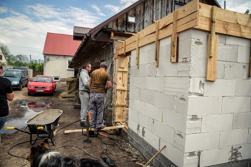 Rolnicy. Podlasie. Budowa serowarni i problemy ze zwierzętami. Bohaterka serialu opublikowała kolejny film