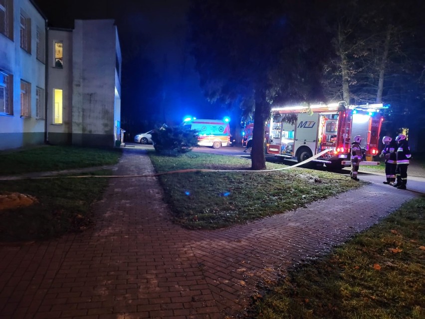 Pożar w szpitalu psychiatrycznym w Morawicy. Zapalił się materac na łóżku pacjenta. Zobacz zdjęcia