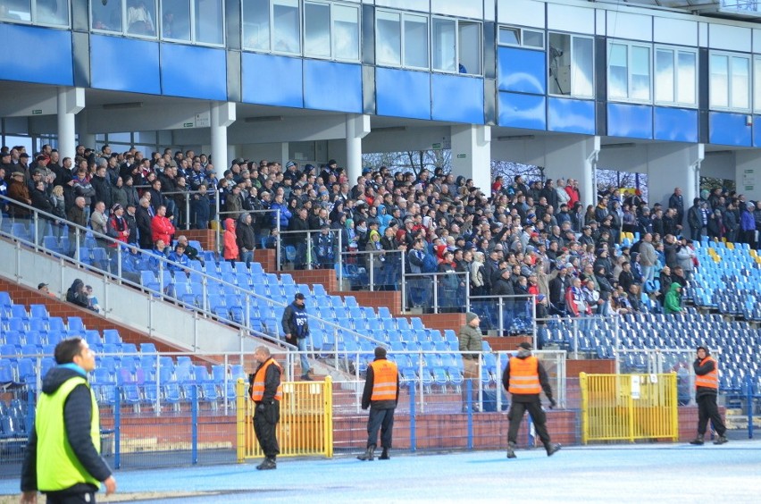 Puchar Polski. Kibice podczas meczu Zawisza-Jagiellonia 1:1.