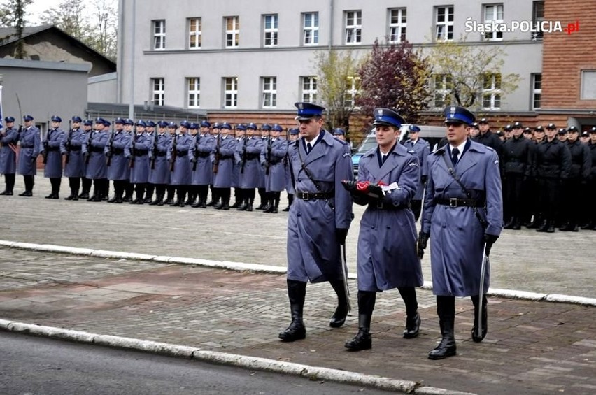 Mamy 85 nowych policjantów. Złożyli ślubowanie w Katowicach ZDJĘCIA