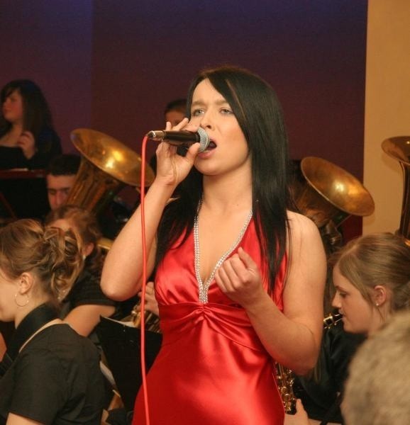 Renata Toczek zaśpiewa w Strzelcach Opolskich przeboje Robbiego Williamsa.