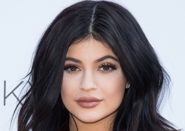 Kylie Jenner jest znana z udziału w reality show "Z kamerą u Kardiashianów".