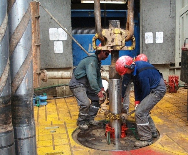 Gaz z łupków na Pomorzu nadal budzi obawy Prace na wiertni w poszukiwaniu gazu łupkowego na Pomorzu.