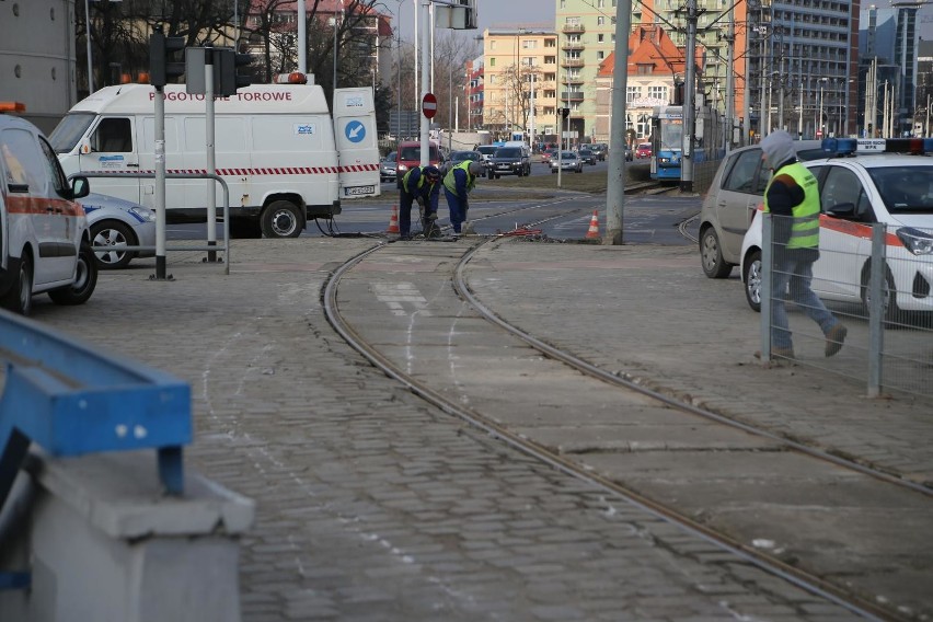 Tramwaj wykoleił się na placu Strzegomskim