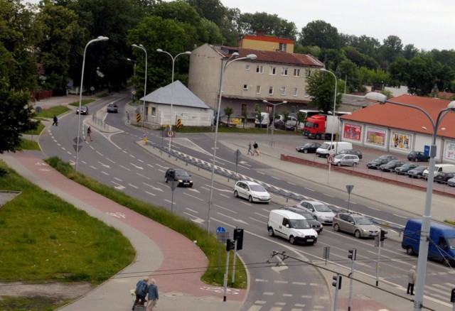 Ul. Dywizjonu 303 urywa się na wysokości ul. Kunickiego. A ratusz nie ma pieniędzy, aby przedłużyć drogę do ul. Wrotkowskiej 