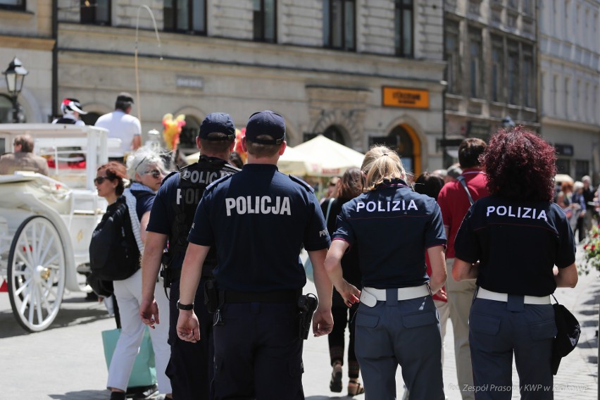 Włoscy policjanci na ulicach Krakowa. Będą czuwać nad turystami