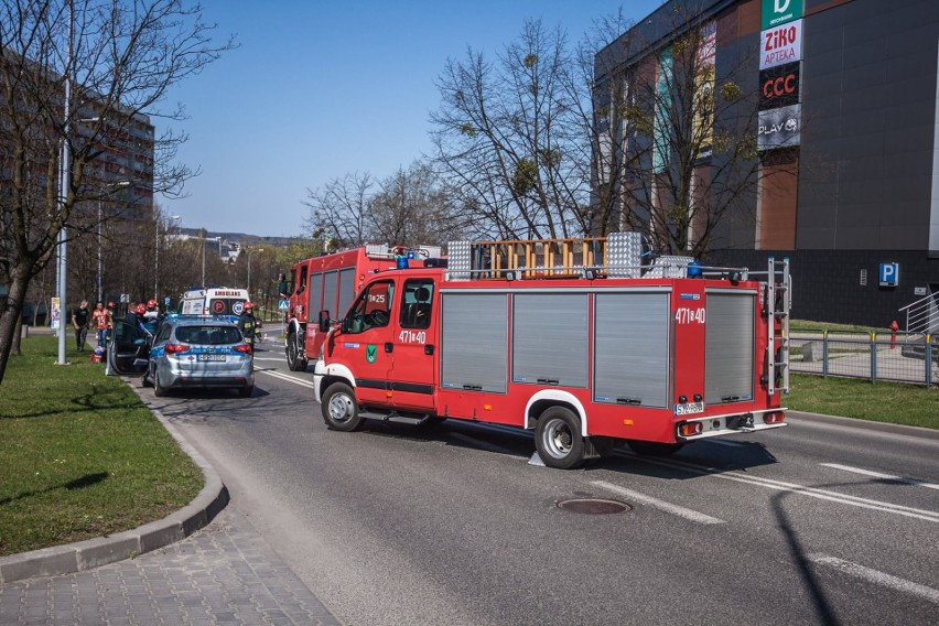 Groźny wypadek w Jastrzębiu: trzy osoby ranne