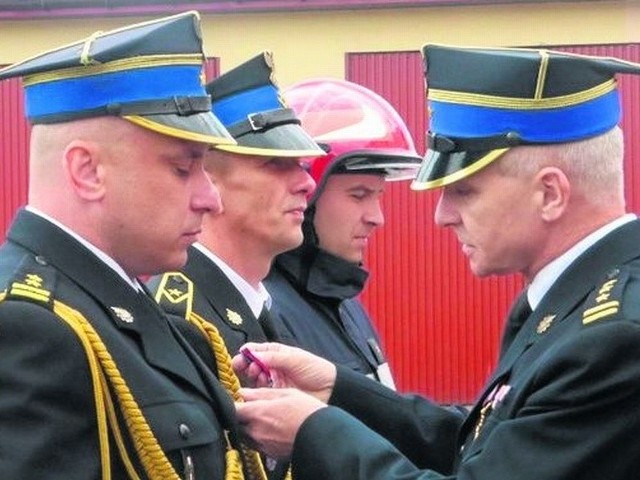 Awanse na wyższe stopnie służbowe otrzymali: Tomasz Bajerczak i Leszek Szymański na stopień brygadiera.