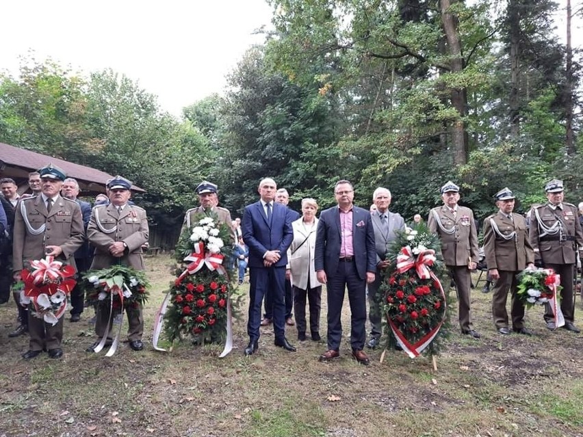 77. rocznica bitwy pod Gruszką. Była msza, złożono wiązanki [ZDJĘCIA]