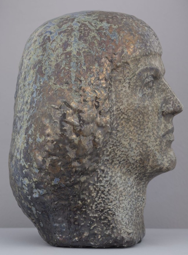 Prezentowany eksponat to ceramiczna głowa Mikołaja Kopernika, powstała z okazji 500. rocznicy urodzin astronoma.