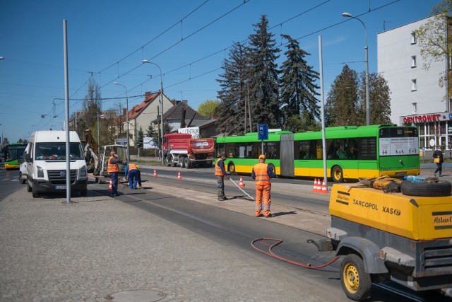 Ulica Dąbrowskiego ponownie będzie gościć ekipy drogowe: rozpoczyna się remont jezdni wspomagającej między ul. Polską a Radosną
