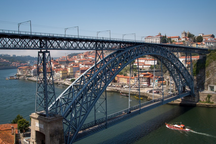 Charakterystyczny XIX-wieczny most w Porto, nazwany na cześć...