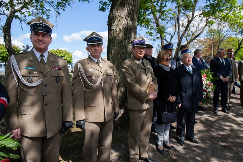 Bydgoszcz, osiedle Leśne, odsłonięcie obelisku...