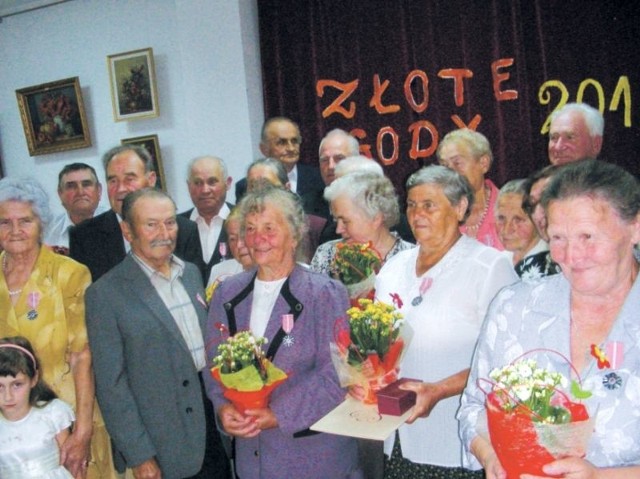 14 par z gminy Kleszczele zostało odznaczonych medalem &#8222;za długoletnie pożycie małżeńskie&#8221;