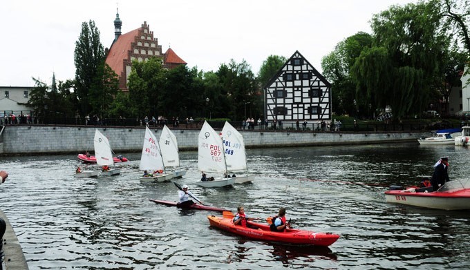 [wideo] Wzięli &quot;Ster na Bydgoszcz&quot; i spłynęli Brdą