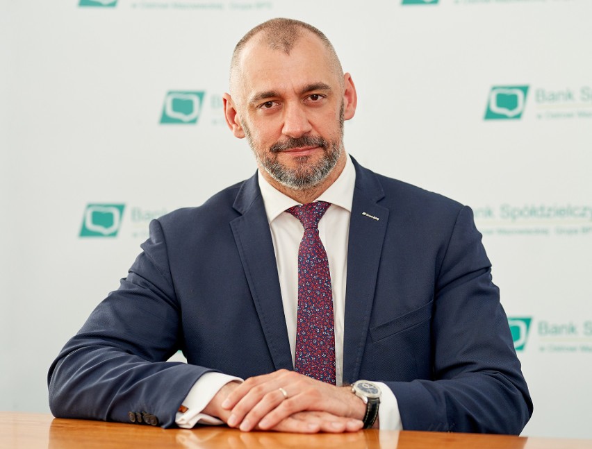 Bartosz Kublik ustępuje ze stanowiska prezesa Banku Spółdzielczego w Ostrowi Mazowieckiej. Zastąpi go Monika Tymińska
