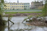 Odra zabrała w Brzegu kawałki nabrzeża,  ale nie uszkodziła budowanych zabezpieczeń 