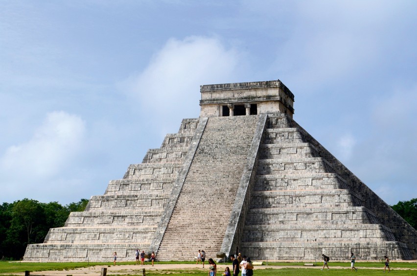 Ruiny Chichén Itzá, jednego z najważniejszych i najbardziej...