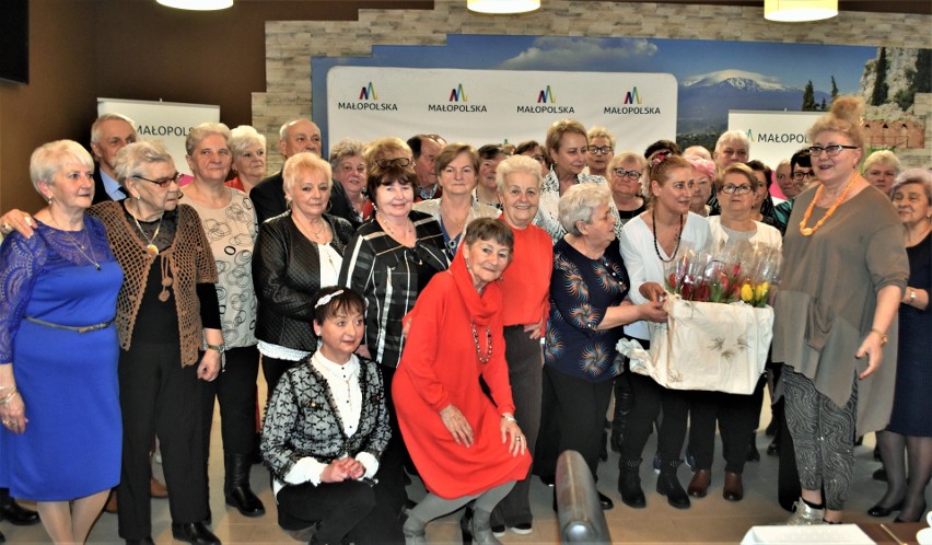 Dzień Kobiet u oświęcimskich seniorów był imprezą na 102...