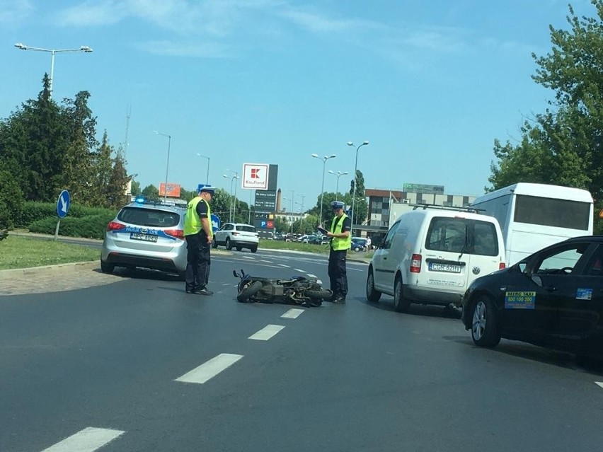 Wypadek skutera w centrum Grudziądza [zobacz zdjęcia]