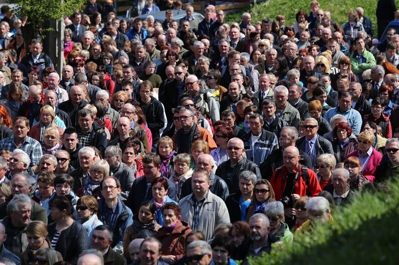 Wielkopiątkowa Droga Krzyżowa na Święty Krzyż