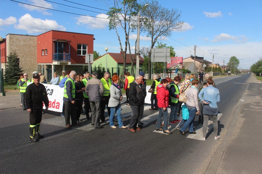 Tak protestowali mieszkańcy Mierzęcic 9 maja 2016