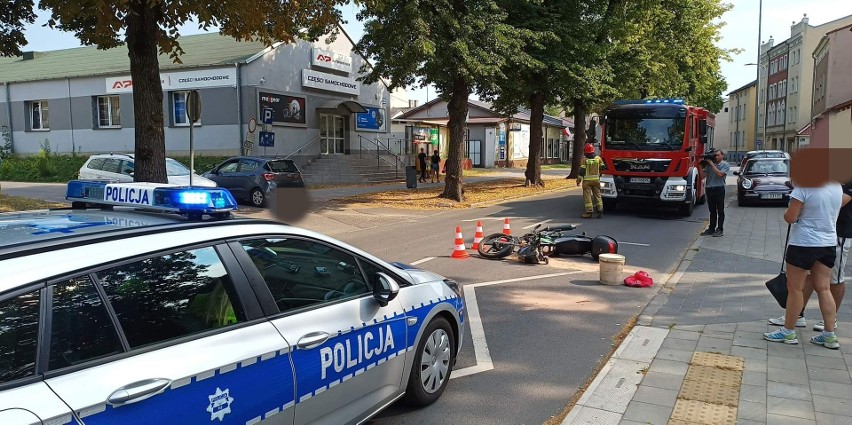 Groźny wypadek na ulicy Jaracza w Słupsku. Kierująca motorowerem trafiła do szpitala
