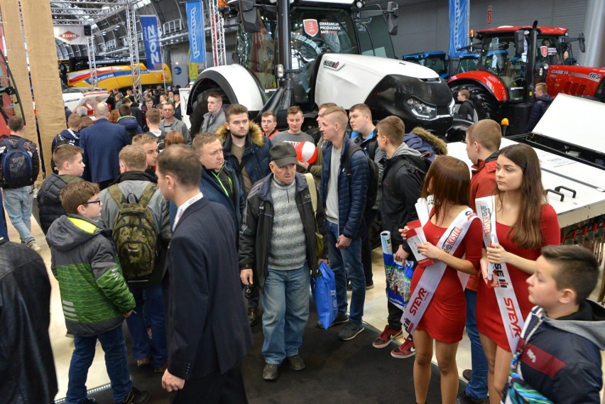 Agrotech 2019 w Kielcach. Cudne i mega nowoczesne ciągniki zachwycają 