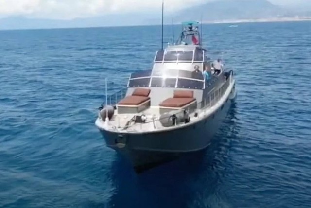 Cujo spoczywa na dnie Morza Śródziemnego na głębokości 2500 metrów.