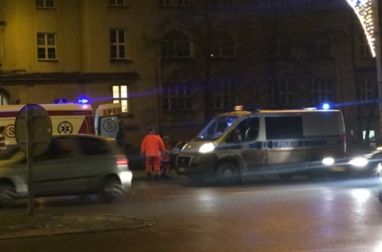Wypadek w Sosnowcu. Nastolatki wbiegły pod samochód [ZDJĘCIA]