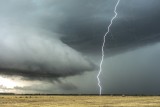 IMGW ostrzega przed burzami w województwie śląskim. Porywisty wiatr i ulewne deszcze