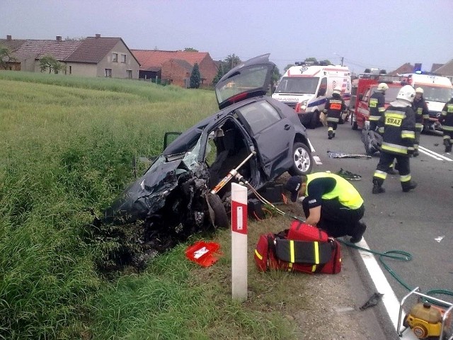 Do tragicznego w skutkach wypadku doszło m.in. w czerwcu w Jełowej. Zderzenia z tirem nie przeżył kierowca volkswagena polo. Zmarł w szpitalu.
