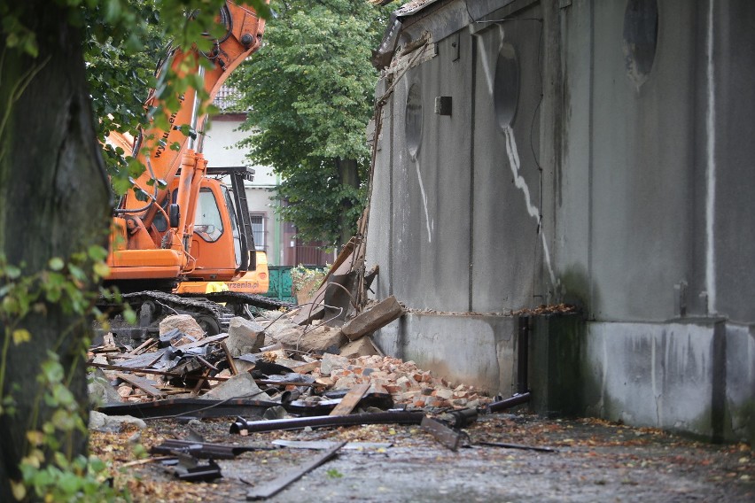 Kościół w Bytomiu znika w oczach [ZDJĘCIA Z WYBURZANIA]