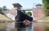 Na spływie przez Bydgoszcz można „zaciąć się” w śluzie. Te wymagają generalnego remontu