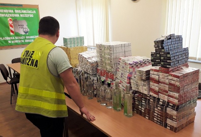 Ukrainiec tłumaczył, że trzy tysiące paczek papierosów przewozi z uprzejmości dla znajomego.