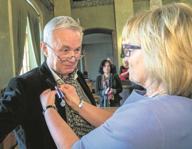 Prof. Jacek Bomba został odznaczony przez władze Krakowa