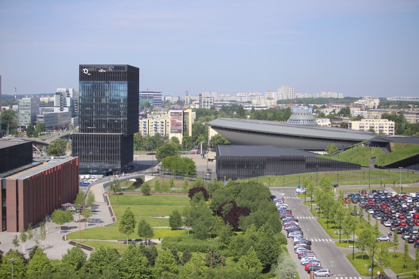 Zamknięty darmowy parking w Strefie Kultury w Katowicach. To przez COP. Parking nieczynny od września 2018 do stycznia 2019. LISTA PARKINGÓW