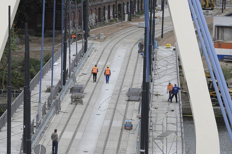 Budowa mostu tramwajowego w Bydgoszczy z lotu ptaka [zdjęcia]