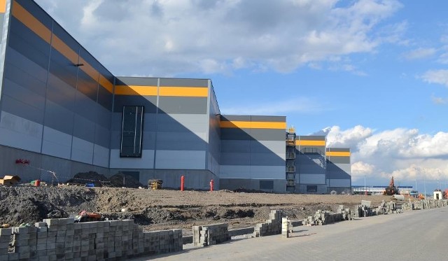 Obiekt magazynowy Panattoni BTS Amazon Sosnowiec z 135 tys. m2 powierzchni ma być oficjalnie oddany do użytku do końca 2017 r