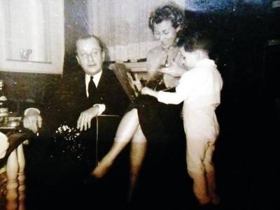 Roman Sanguszko, Barbara Krynicka i jej syn Piotr Quartier - Bruksela, XII, 1957r. Fot. archiwum Ewy Witek