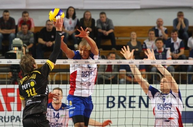 W pierwszym meczu w pucharze CEV Zaksa pokonała wicemistrzów Finlandii 3:1. Rewanż 19 listopada.