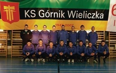 Od lewej - stoją: Sebastian Juszczyk, Jakub Dziedzic, Łukasz Pazurkiewicz, Łukasz Małajowicz, trener Maciej Musiał, Piotr Zajda, Grzegorz Staszewski, Grzegorz Filipowski; klęczą: Łukasz Domoń, Krzysztof Wróbel, Tomasz Liput, Michał Banaś, Piotr Ślęczka, Marcin Domoń, Paweł Kornio, Piotr Kapusta Fot. Andrzej Wiśniewski