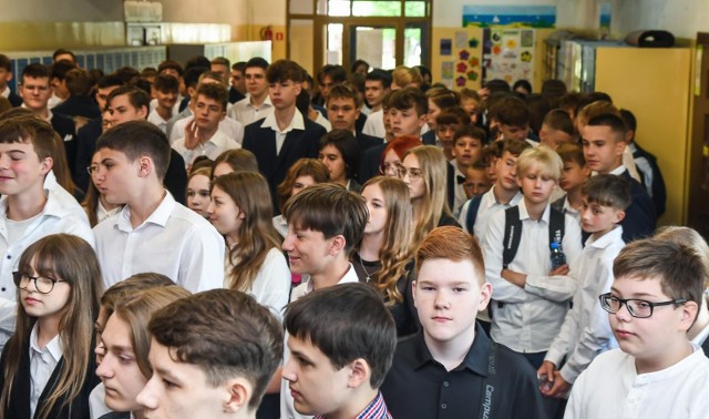 W Szkole Podstawowej nr 60 w Bydgoszczy egzamin ósmoklasisty z języka polskiego pisało ponad 200 uczniów.