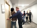 Poznań: Marokańczyk zaatakował nożem kobietę na Jeżycach. "Wy ku*wy Polki. Pozabijam was". Został skazany na więzienie